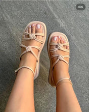 Load image into Gallery viewer, F6003 Summer 2023 New round Head Thick Bottom Woven Simple Sandals Women&#39;s Fashion Foreign Trade Large Size Beach Roman Sandals
