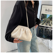 Load image into Gallery viewer, F7014 One-Shoulder Western Style Crossbody Portable Solid Color Crossbody Bag Sewing Line Street Fashion
