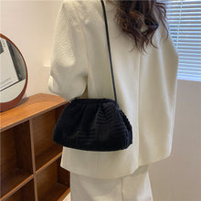 Load image into Gallery viewer, F7014 One-Shoulder Western Style Crossbody Portable Solid Color Crossbody Bag Sewing Line Street Fashion
