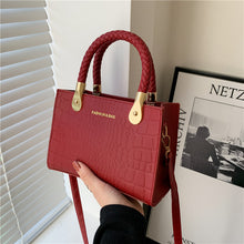 Load image into Gallery viewer, F7019 Good Texture Bag Female 2022 Korean Style Fashionable New Candy Color Stone Pattern Woven Handbag Messenger Bag
