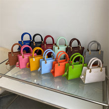 Load image into Gallery viewer, F7019 Good Texture Bag Female 2022 Korean Style Fashionable New Candy Color Stone Pattern Woven Handbag Messenger Bag
