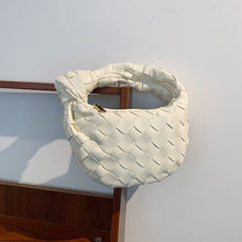 Load image into Gallery viewer, F7009 Celebrity Vcruan Same Style Woven Croissant 2022 New Soft Leather Handbag Underarm Cloud Bag Cross-Border Women&#39;s Bag
