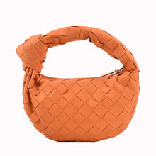 Load image into Gallery viewer, F7009 Celebrity Vcruan Same Style Woven Croissant 2022 New Soft Leather Handbag Underarm Cloud Bag Cross-Border Women&#39;s Bag
