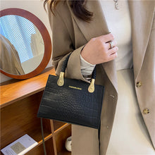 Load image into Gallery viewer, F7019 Good Texture Bag Female 2022 Korean Style Fashionable New Candy Color Stone Pattern Woven Handbag Messenger Bag
